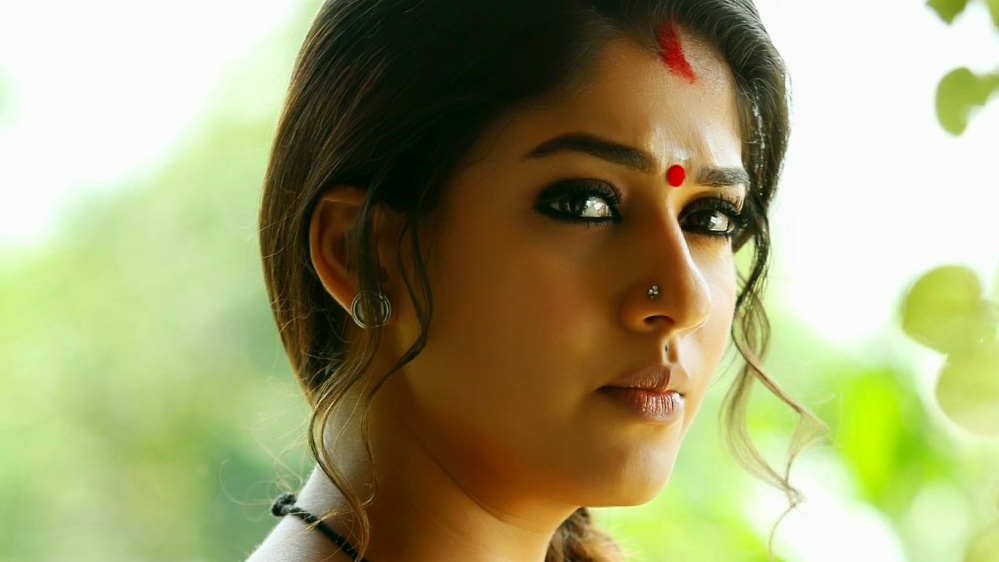 കല്യാണത്തിന് മുൻപ് ദീപാവലിയ്ക്ക് നമ്മുടെ വീട്ടിൽ പടക്കമൊന്നും വാങ്ങിക്കത്തില്ലാരുന്നു.. എനിക്ക് നേരെ മൂത്ത ചെർക്കൻ തീപ്പെട്ടിക്കൂടിന്റെ ……..