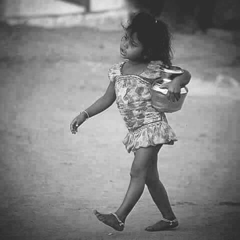 മാധവൻ സാർ കണക്ക് ചോദ്യം ചോദിക്കുന്നതിനിടയിലാണ് പതിവുപോലെ ഇന്ദുലേഖ ബോധംകെട്ട് വീണത്…